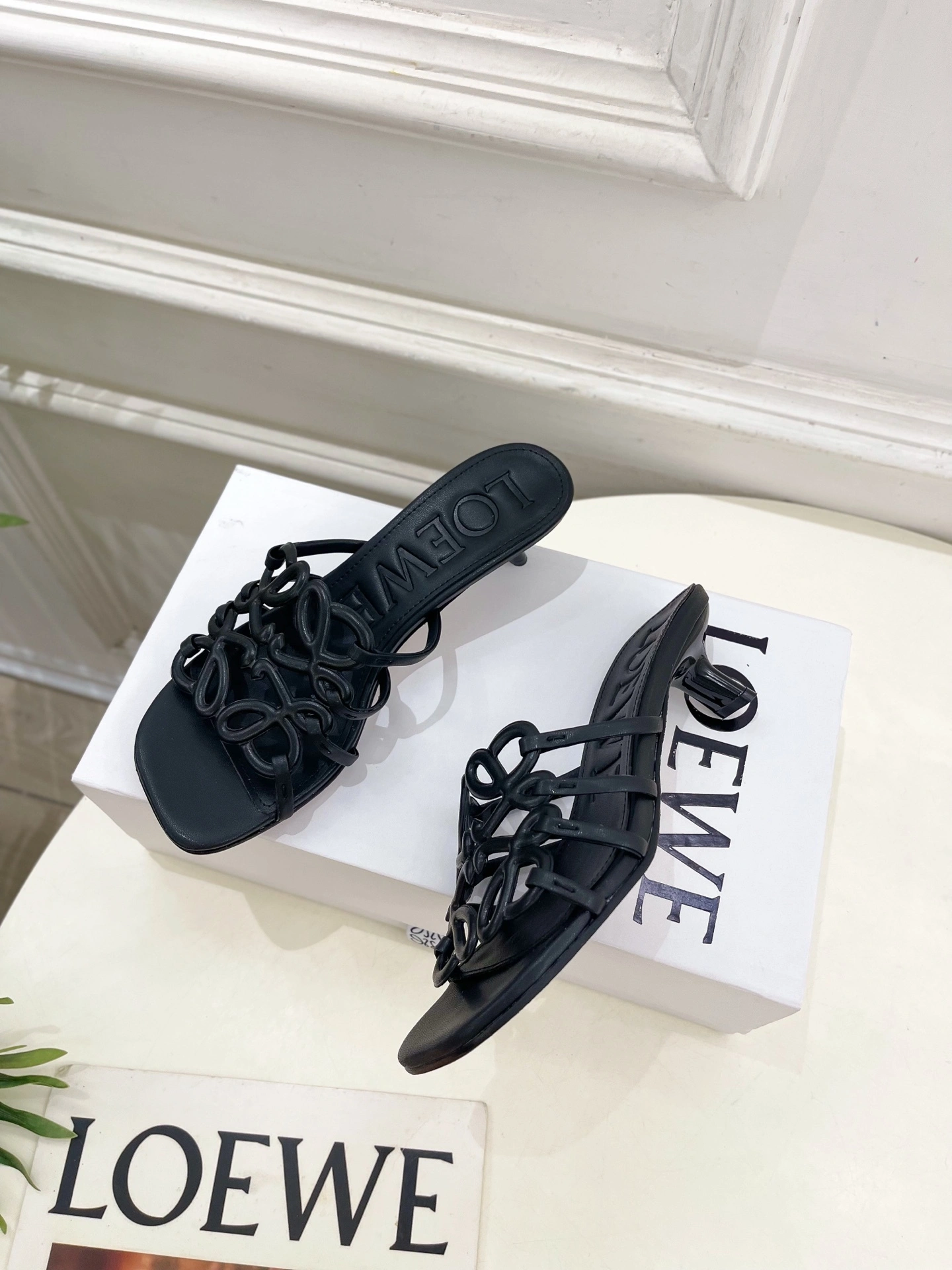 8o5w5 L616465X71-1100 Petal Anagram Calfskin goatskin Heel height：4.5CM item:ET-X234G1114